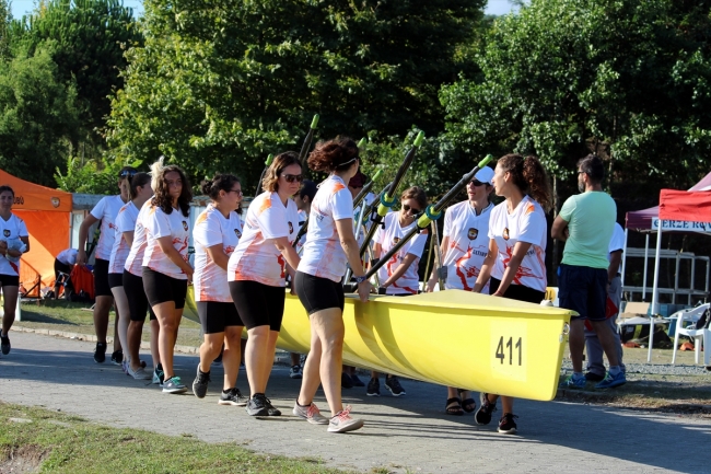 Kürek sporu yapan kızından etkilendi, kulübün lisanslı sporcusu oldu